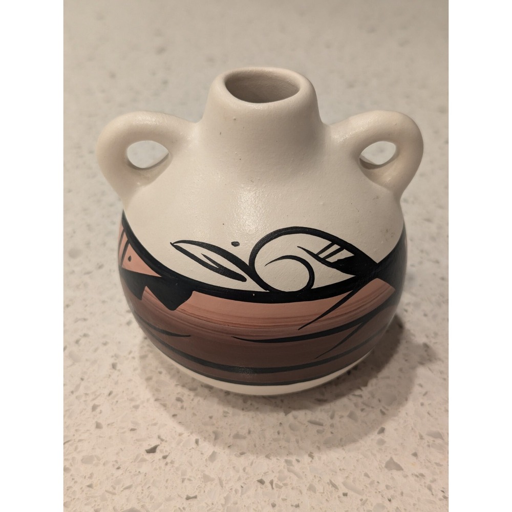 Vintage Cedar Mesa Pottery Vase 4" Native American Navajo Signed White Purple - Picture 3 of 8